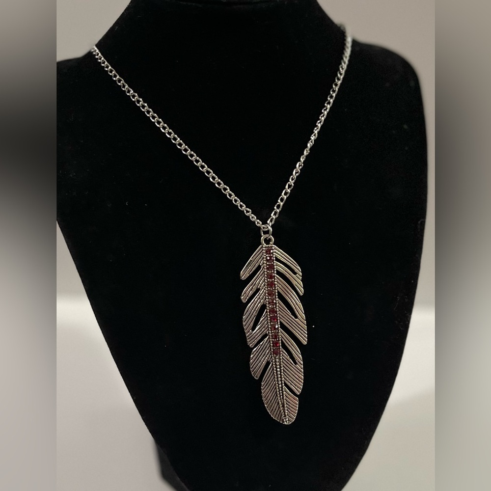 NWT Paparazzi Silver Feather with Red Rhinestones Pendant Necklace